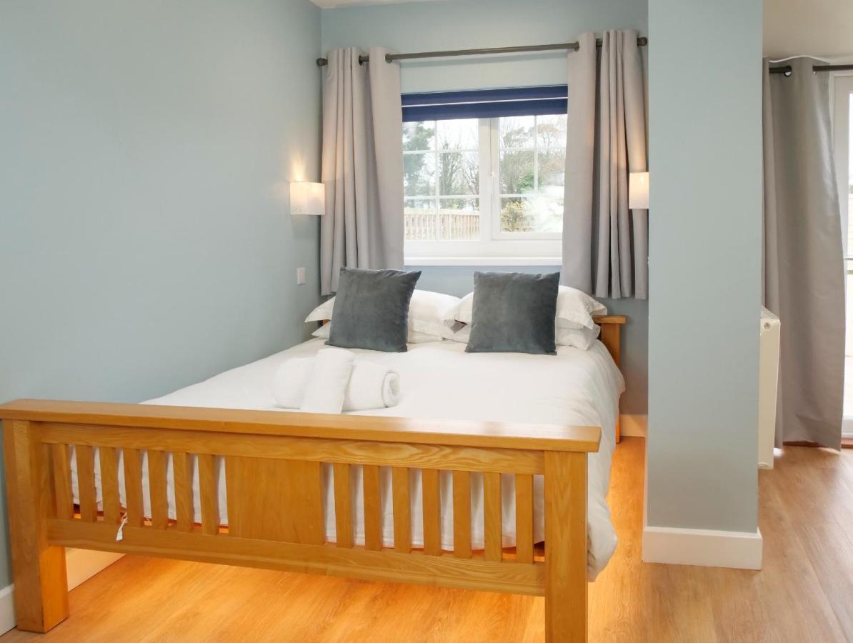Ellingham Self-Catering Cottages Saint Peter Port Exterior photo